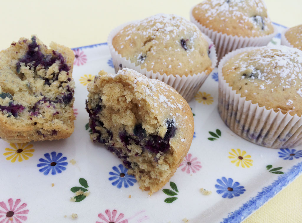 Fluffige Blaubeer-Buttermilch-Muffins | danielas foodblog
